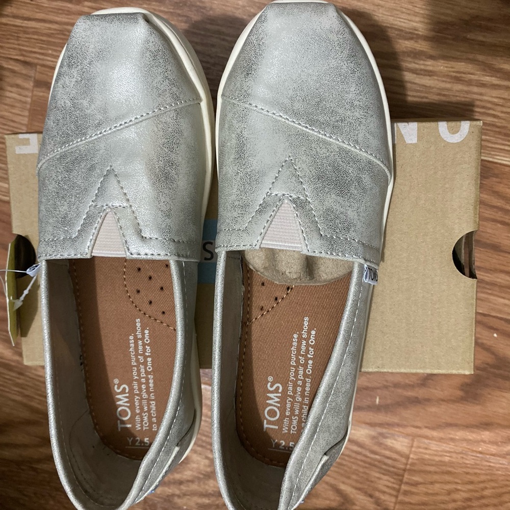 Toms Youth White Gold Metallic Slip Ons